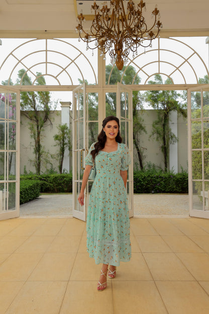 Vestido  Max midi, tecido premium em crepe seda com estampa exclusiva