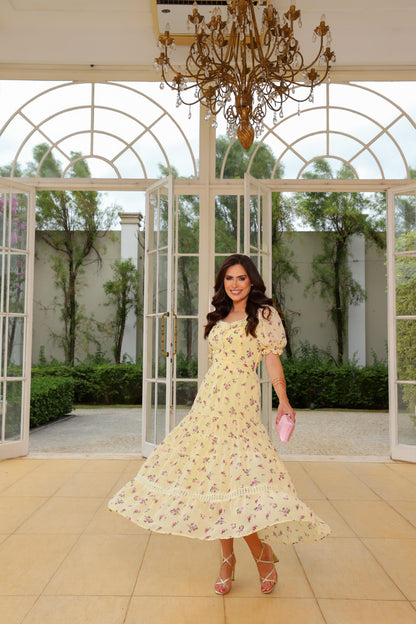 Vestido  Max midi, tecido premium em crepe seda com estampa exclusiva