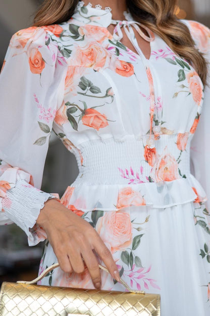 Vestido confeccionado em 100% poliéster, com acabamento delicado