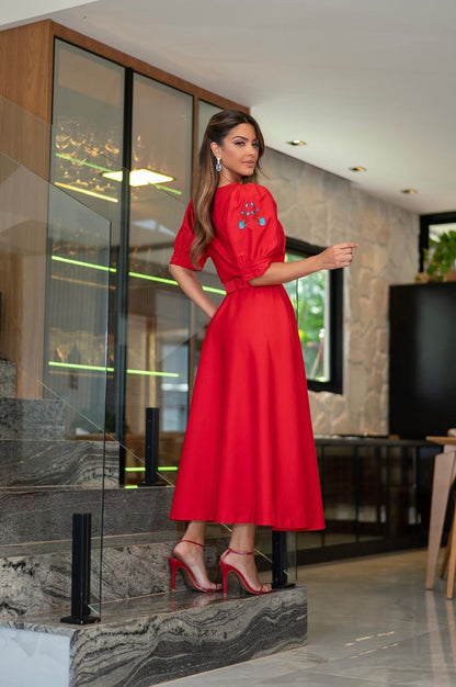 Vestido confeccionado em alfaiataria,ótimo caimento. Possui modelagem midi, unindo elegância e praticidade.